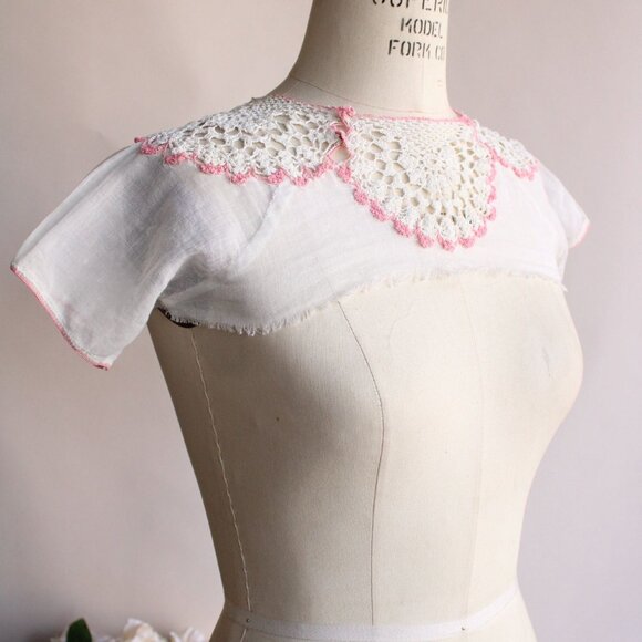 Vintage Edwardian Collar, White Crochet Lace Applique With Pink Trim, Small - Picture 6 of 10